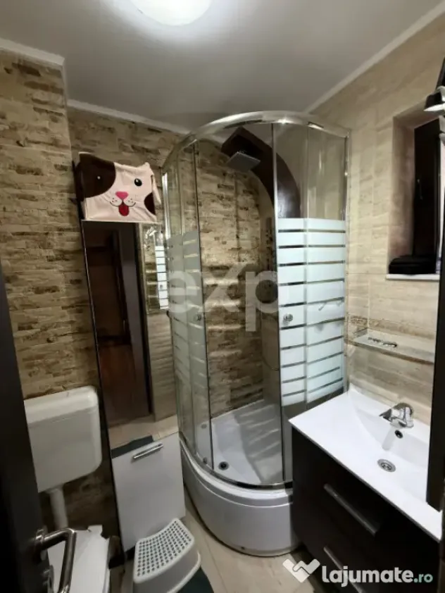 Apartament 3 camere transformat în 2 | Etaj intermediar