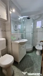 Apartament 3 camere zona Judetean mobilat-utilat 400 Euro 
