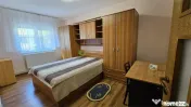 Apartament 3 camere zona Judetean mobilat-utilat 400 Euro 