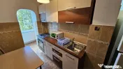 Apartament 3 camere zona Judetean mobilat-utilat 400 Euro 