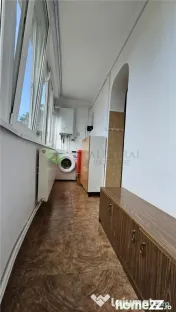 Apartament 3 camere zona Judetean mobilat-utilat 400 Euro 