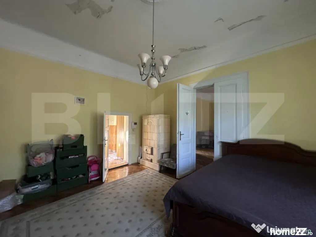 Casă cu două apartamente, 221 mp, zona Semicentral