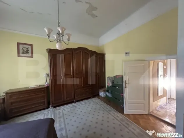 Casă cu două apartamente, 221 mp, zona Semicentral