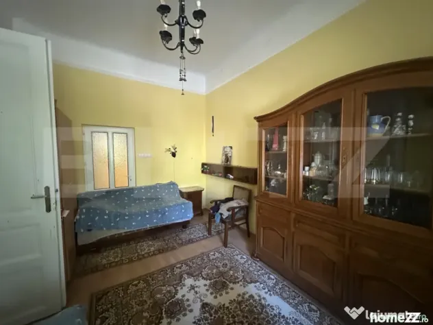 Casă cu două apartamente, 221 mp, zona Semicentral