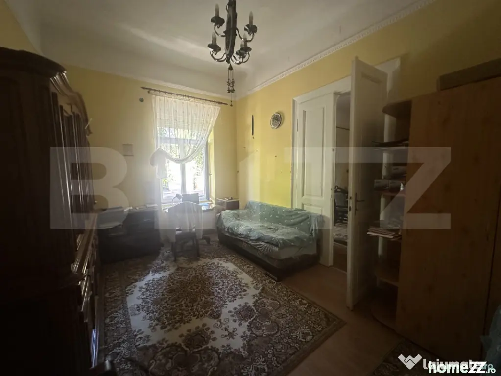 Casă cu două apartamente, 221 mp, zona Semicentral