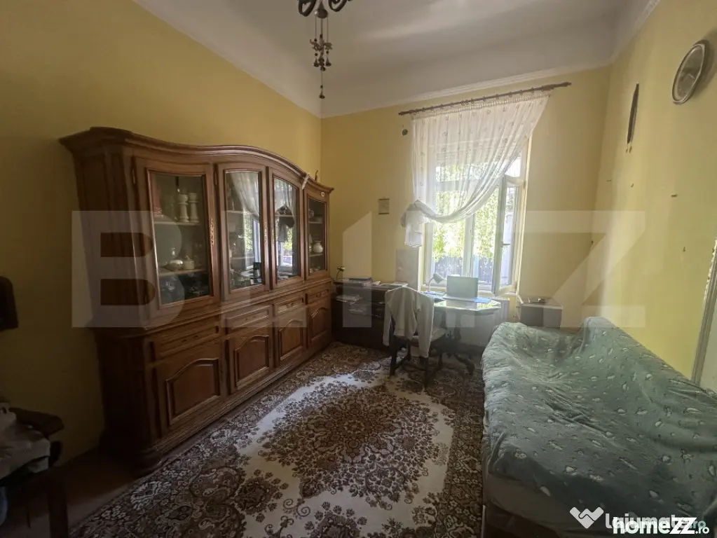Casă cu două apartamente, 221 mp, zona Semicentral