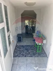 Casă / Vilă cu 4 camere de vânzare 