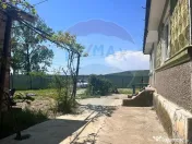 Casă / Vilă cu 4 camere de vânzare 