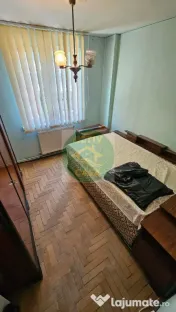 Apartament 4 camere, centru, etaj 1 