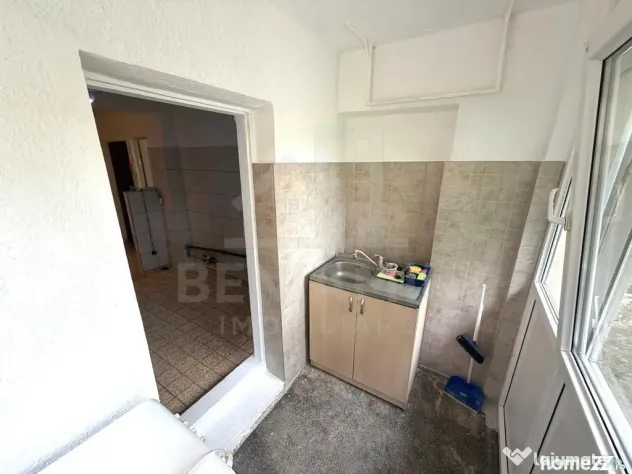 2 camere decomandat - etaj 2 - 52mp - teava de gaze - Sarari - Craiova (Dolj)