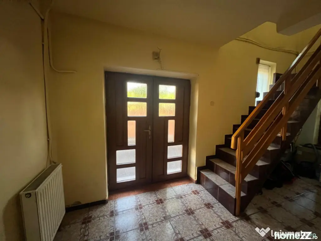 Casă spațioasă P+1+M, 186 mp, zonă Rovine - Craiova (Dolj)