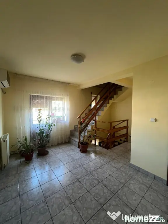 Casă spațioasă P+1+M, 186 mp, zonă Rovine - Craiova (Dolj)