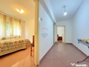 Apartament 3 camere, parter, centrală proprie – Aurel ... 