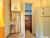 Apartament 3 camere, parter, centrală proprie – Aurel ... 