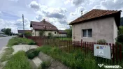 Casa individuala Leresti la strada principala+ teren 831 mp