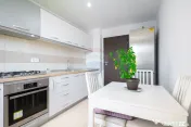 Apartament cu 2 camere la Urban Coresi, două balcoane, p...
