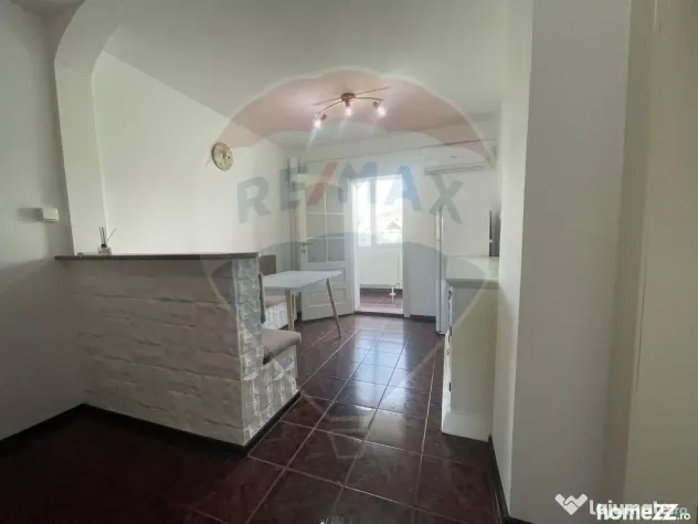 Apartament cu 2 camere de închiriat în zona Decebal