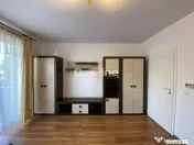 Garsoniera situata la etaj intermediar, cu balcon si loc de 