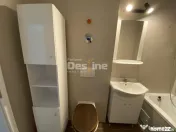 Garsoniera situata la etaj intermediar, cu balcon si loc de 