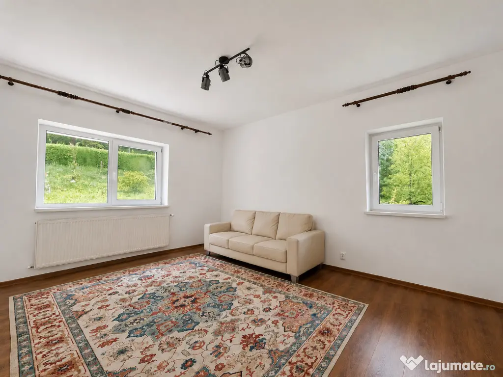 Racadau - Ap 2 camere, decomandat, renovat, priveliste superba!