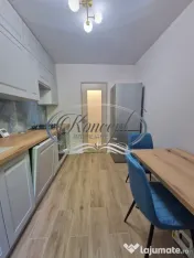 Apartament complet renovat cu garaj in zona Hotel Royal 