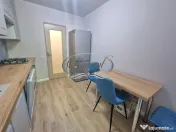 Apartament complet renovat cu garaj in zona Hotel Royal 
