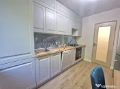 Apartament complet renovat cu garaj in zona Hotel Royal 
