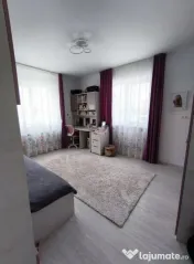 Apartament 3 camere, decomandat - zona Ghimbav 