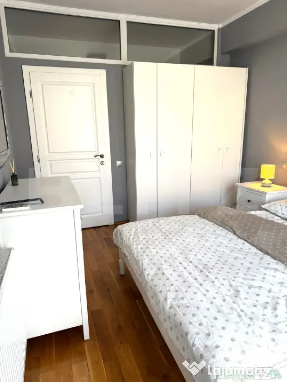 2 camere, decomandat, 55 mp, A.C., zona strazii Traian