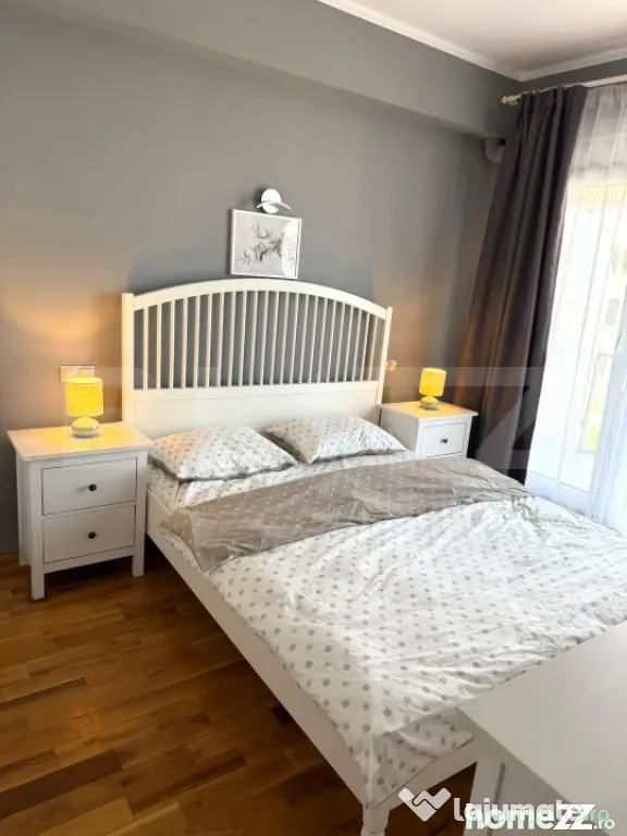 2 camere, decomandat, 55 mp, A.C., zona strazii Traian