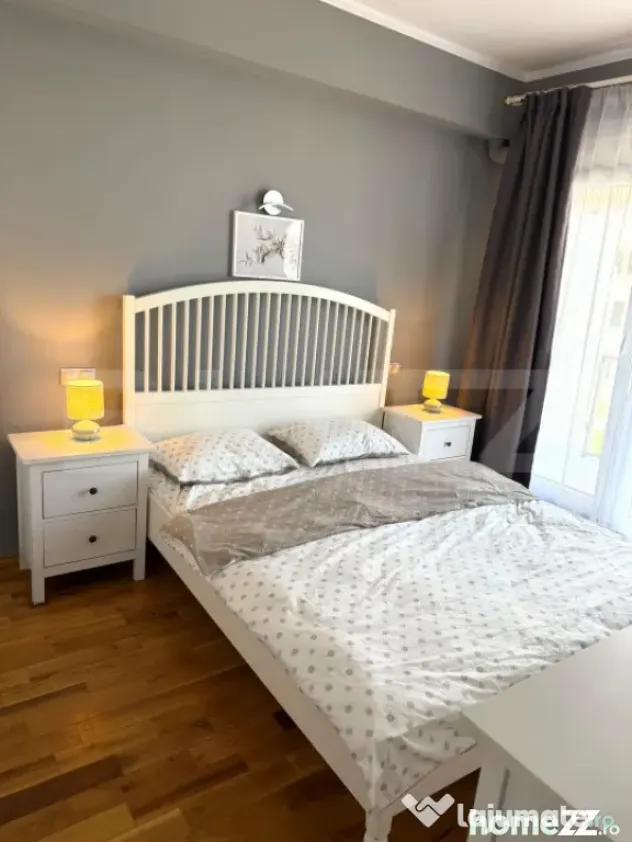 2 camere, decomandat, 55 mp, A.C., zona strazii Traian