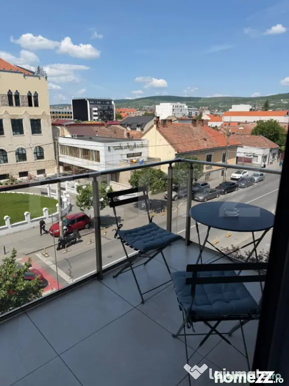 2 camere, decomandat, 55 mp, A.C., zona strazii Traian