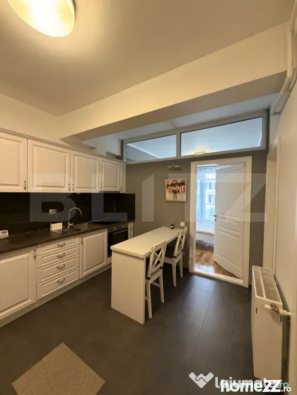 2 camere, decomandat, 55 mp, A.C., zona strazii Traian
