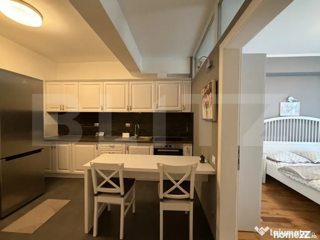 2 camere, decomandat, 55 mp, A.C., zona strazii Traian