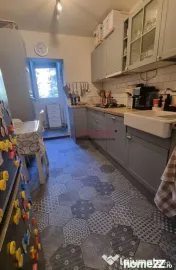 Apartament 4 camere, centrală proprie, parcare, 5 min 