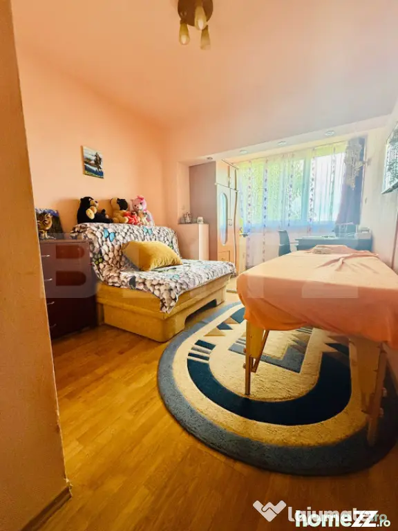 Apartament 4 camere Tractorul/ 2 bai/ 2 spatii de depozitare - Brasov (Brasov)