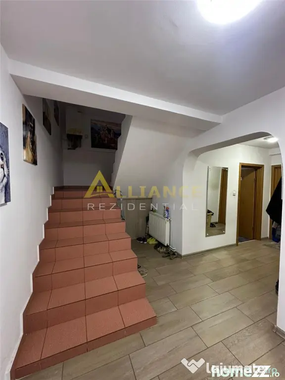 Casa 6 camere cu spatiu comercial de v#226;nzare - Soseaua L