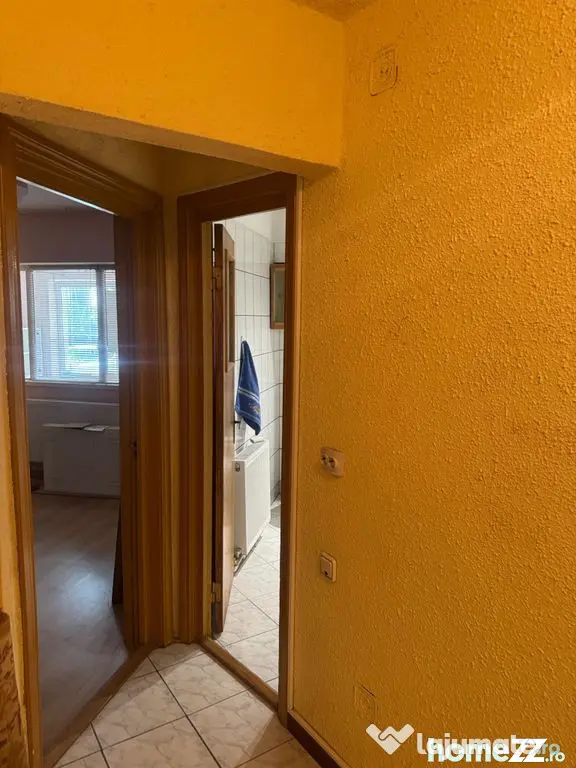 Apartament 3 camere zona Casa de Cultura cu Centrala