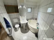 Apartament 3 camere zona Casa de Cultura cu Centrala 