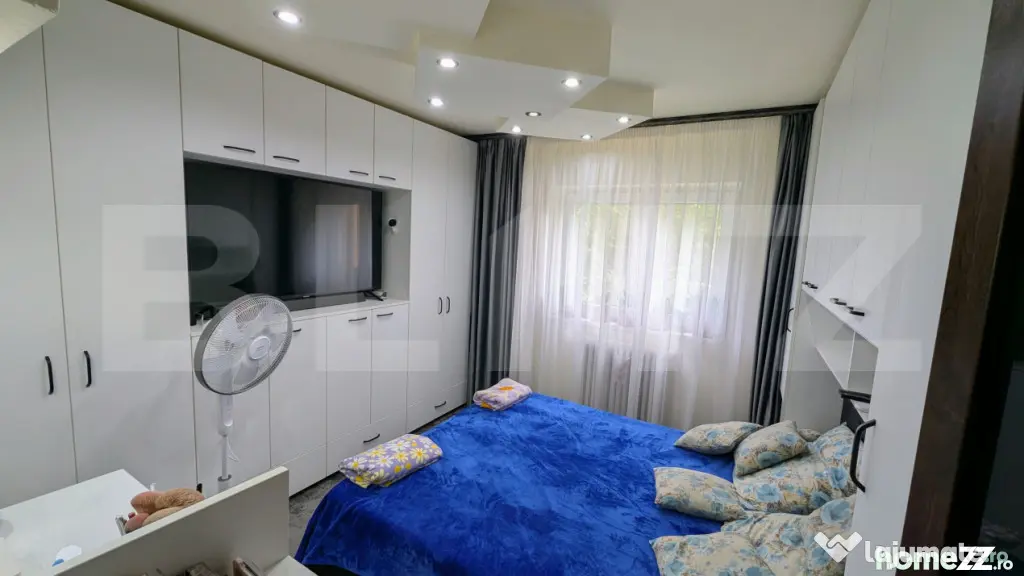Apartament 2 camere, decomandat, etajul 2, zona Cetate