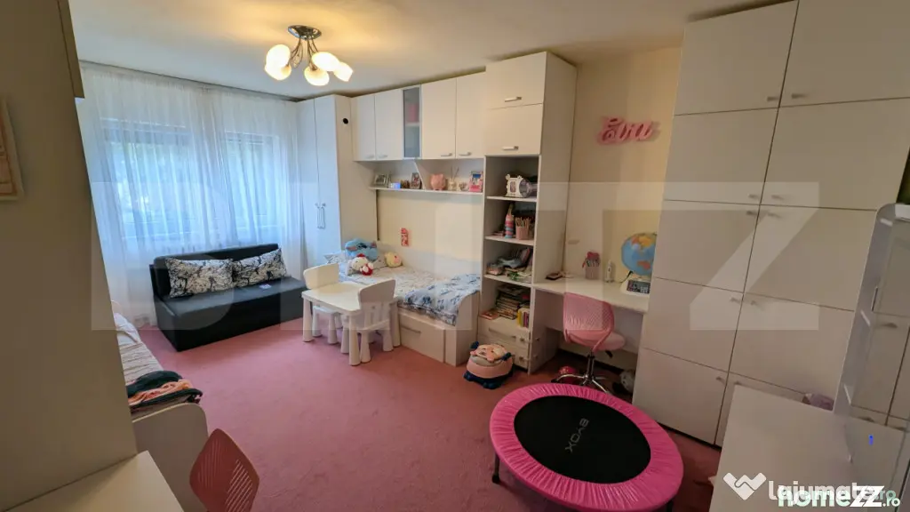 Apartament 2 camere, decomandat, etajul 2, zona Cetate