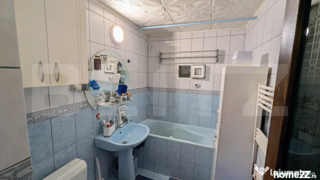 Apartament 2 camere, decomandat, etajul 2, zona Cetate