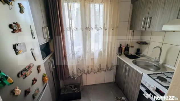 Apartament 2 camere, decomandat, etajul 2, zona Cetate