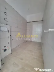 Young Residence 2 cam 60 mp la 10 min metrou 
