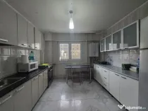 Apartament 104mp-utili 2bai centrala -an 1985 -Bd. Chisin...