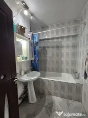 Apartament 104mp-utili 2bai centrala -an 1985 -Bd. Chisin... 