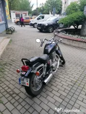Motocicleta Suzuki Savage 650 