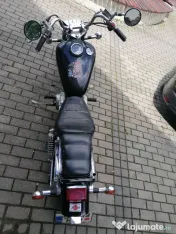 Motocicleta Suzuki Savage 650 
