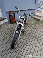 Motocicleta Suzuki Savage 650 