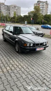 BMW 750 V12 E32 autoturism 